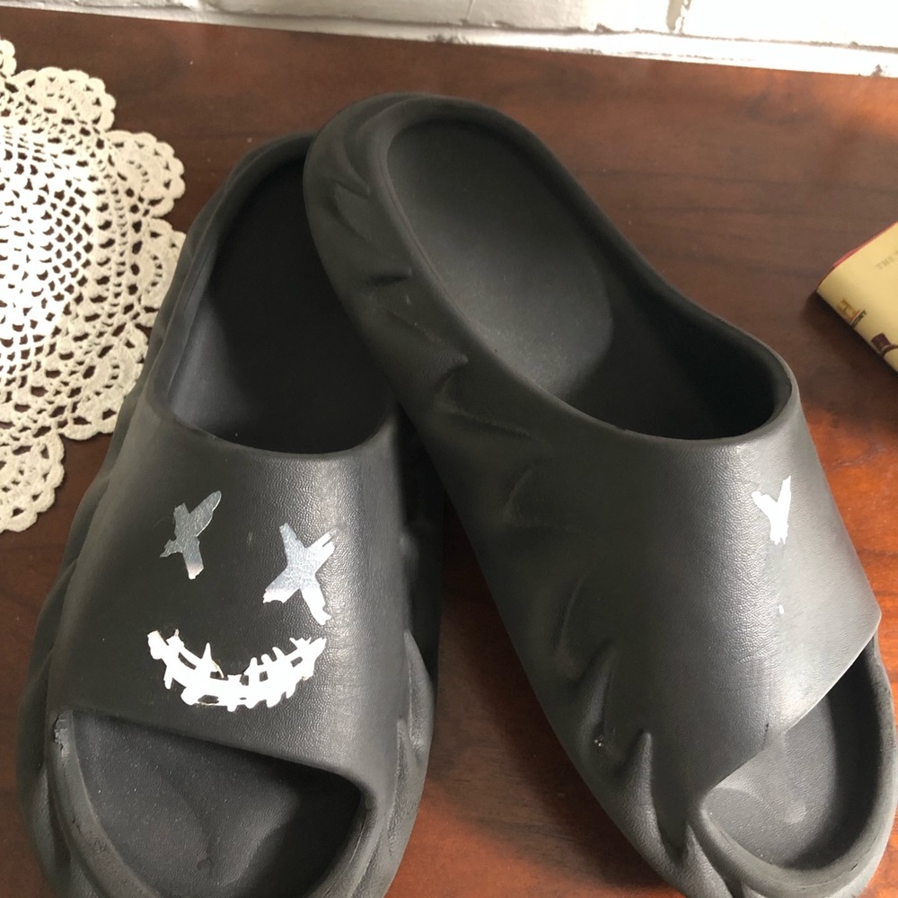 SHEIN MENS SLIDE - Picture 3 of 9